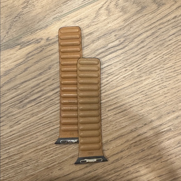 Apple Black Leather Watch Strap Magnetic - Picture 4 of 4